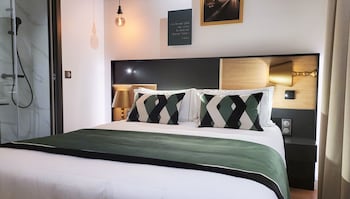 hotel star champs elysees