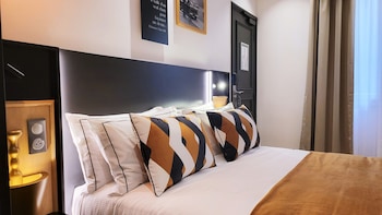 hotel star champs elysees