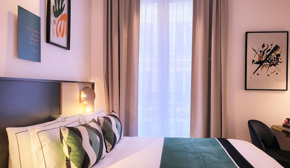 hotel star champs elysees