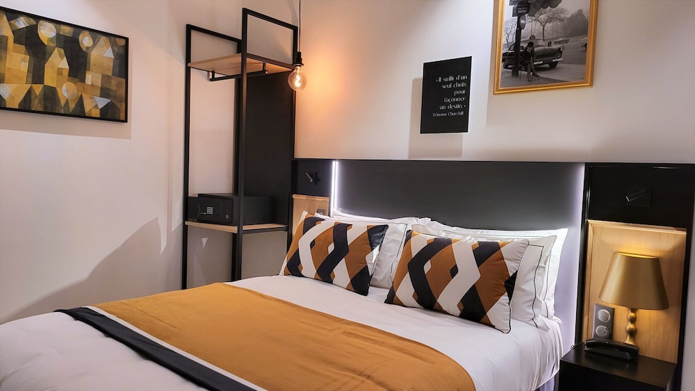 hotel star champs elysees