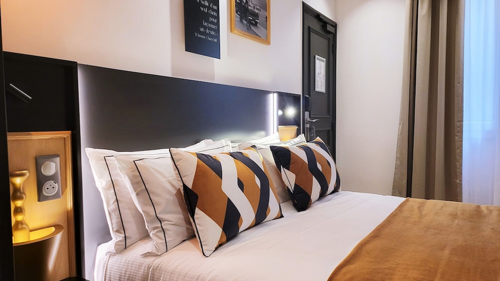 hotel star champs elysees