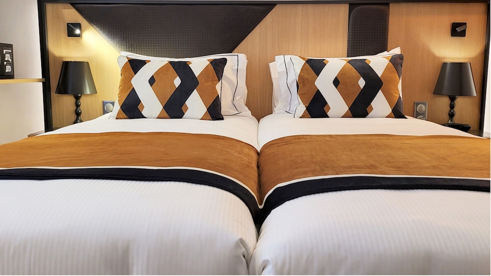hotel star champs elysees