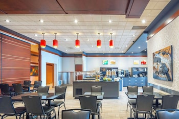 quality inn and suites levis