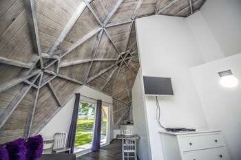 studio 02 lake sumner