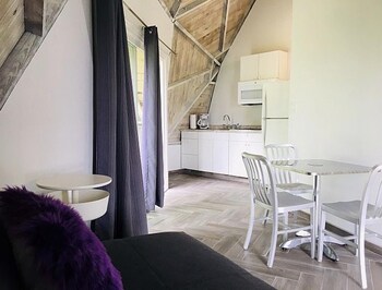 studio 02 lake sumner