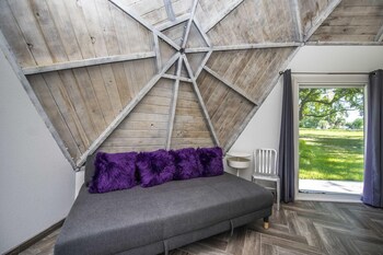 studio 02 lake sumner