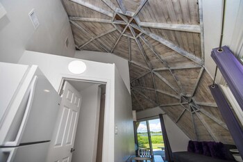 studio 02 lake sumner