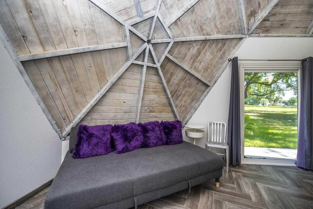 studio 02 lake sumner