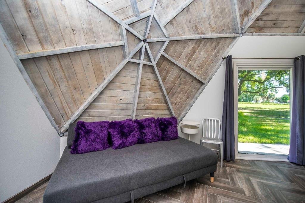 studio 02 lake sumner