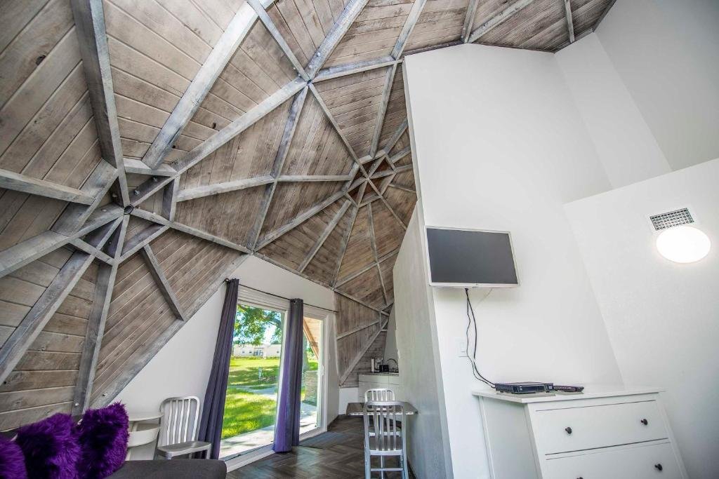 studio 02 lake sumner