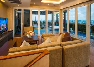 the grand fourwings convention hotel