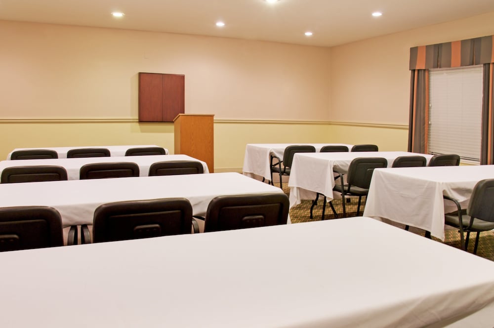 holiday inn express hotel and suites livingston by ihg