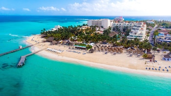 privilege aluxes isla mujeres adults only