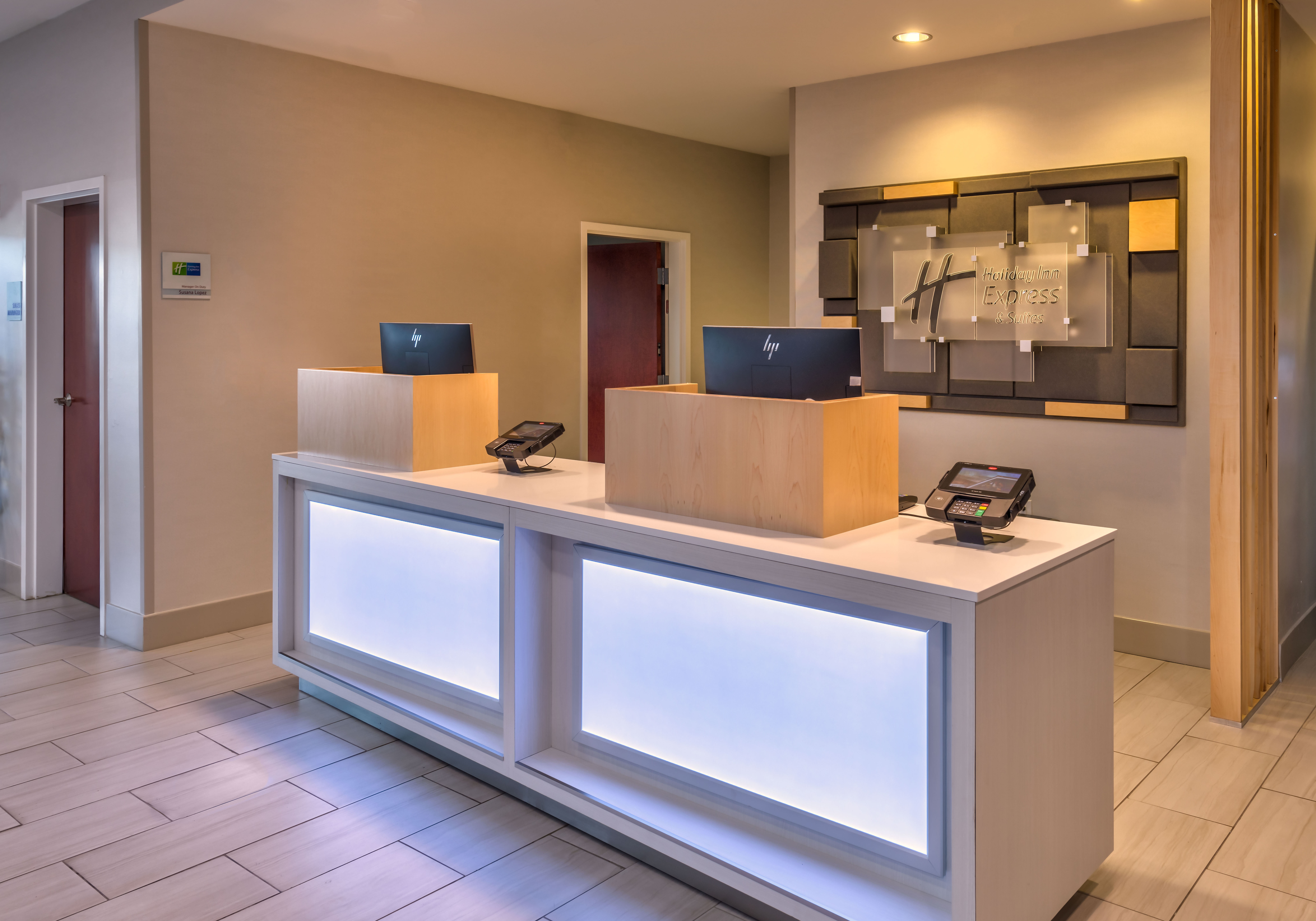 holiday inn express reno airport by ihg