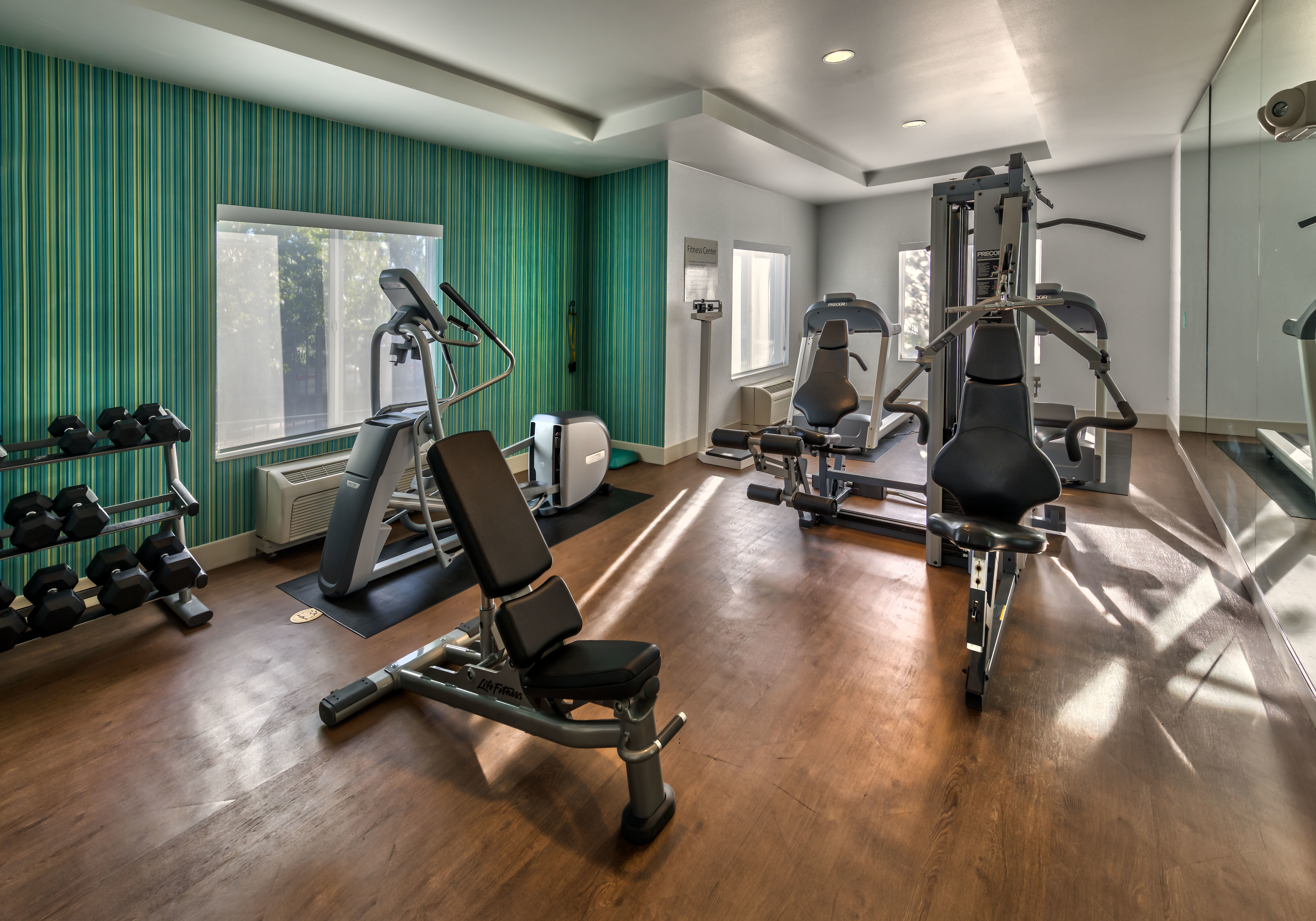 holiday inn express reno airport by ihg