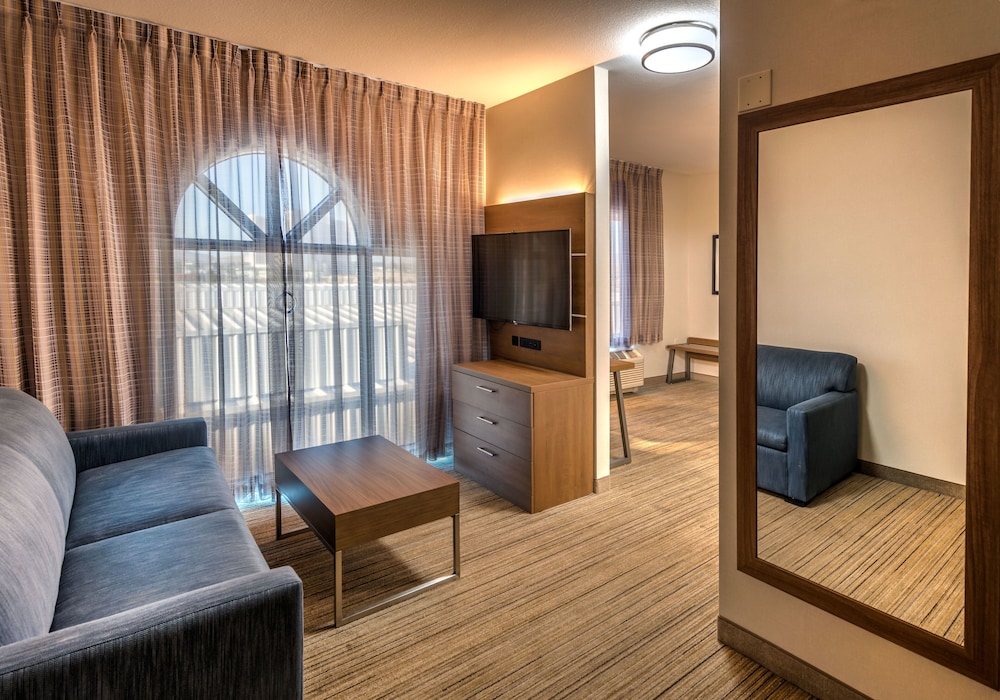 holiday inn express reno airport by ihg