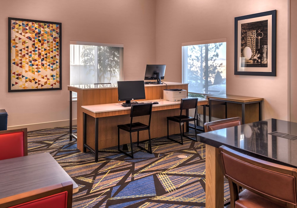 holiday inn express reno airport by ihg