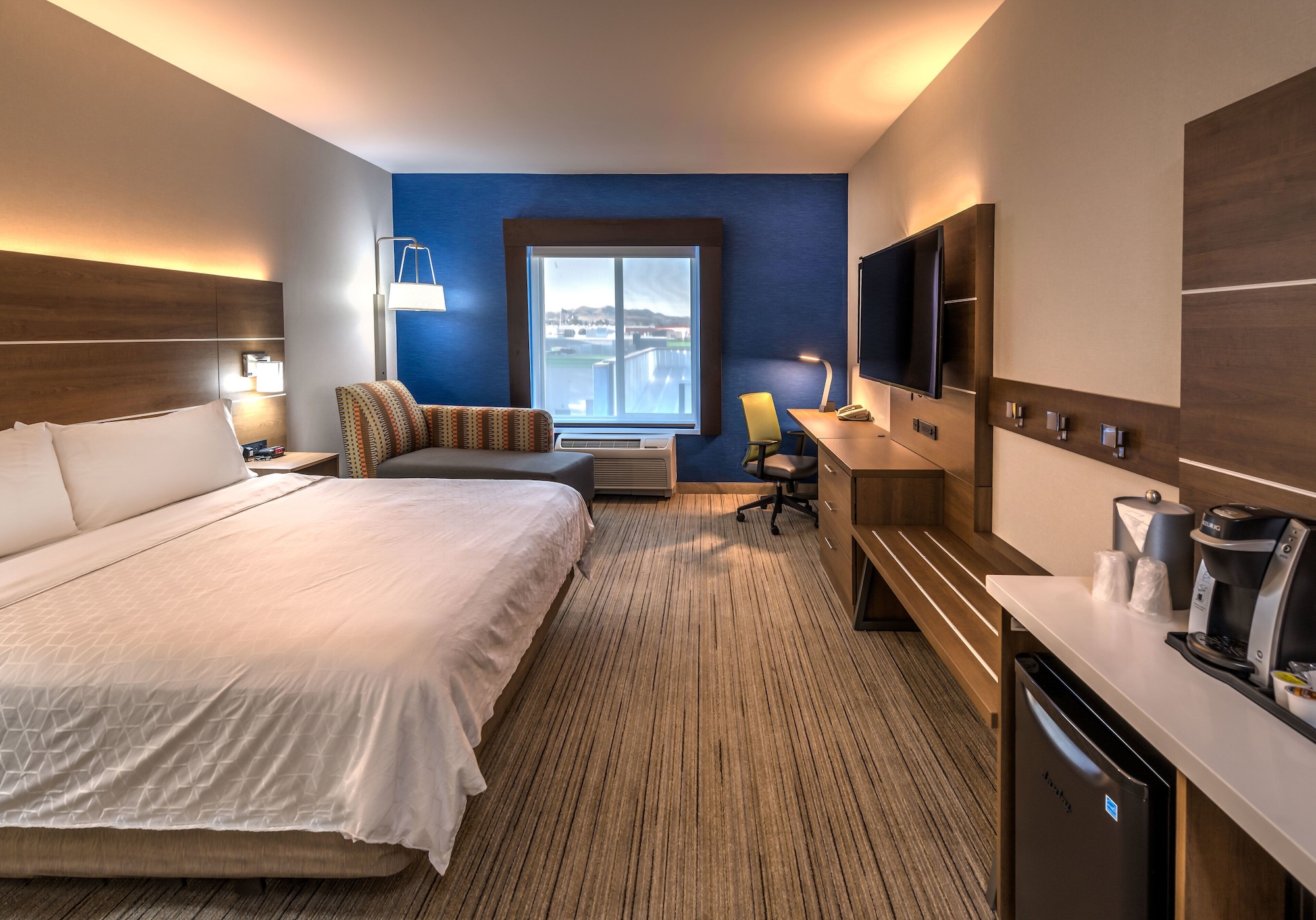 holiday inn express reno airport by ihg