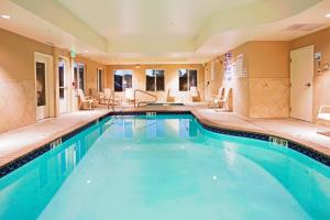 holiday inn express reno airport by ihg