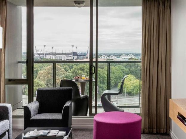 quay west suites melbourne