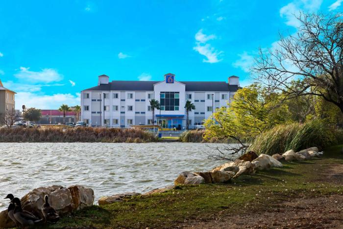 motel 6 eagle pass tx lakeside