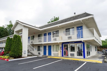 motel 6 seattle wa airport