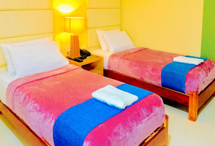 reddoorz plus abc landmark hotel