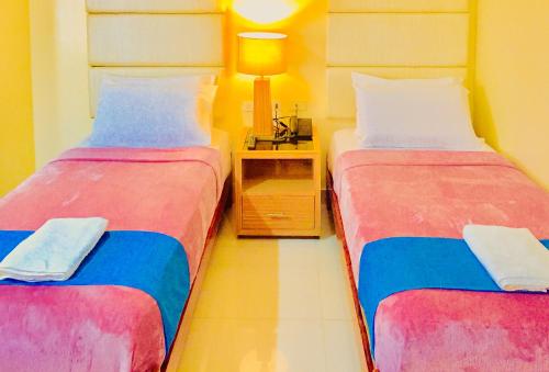 reddoorz plus abc landmark hotel