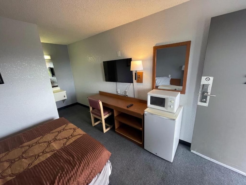 rodeway inn albuquerque
