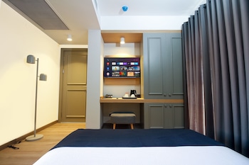 mellow blue hotel