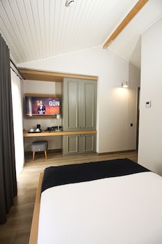 mellow blue hotel