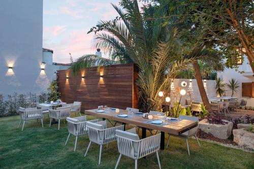 mellow blue hotel