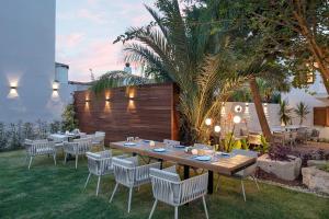 mellow blue hotel