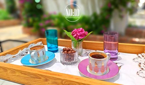 no 10 hotel