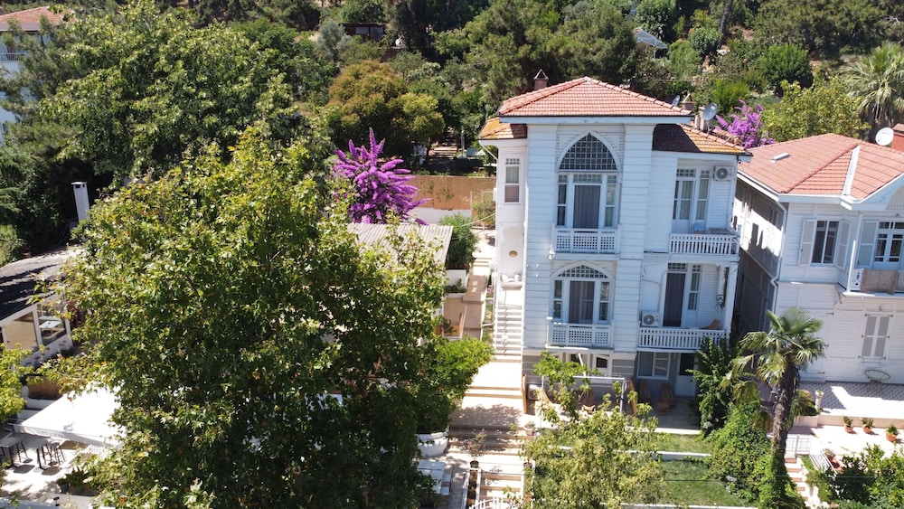 ikigai hotel villa rifat