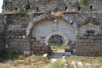 puli stone houses