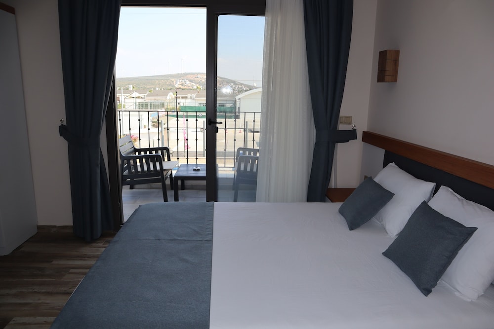 aurora sigacik hotel