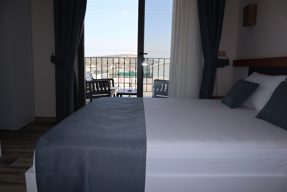 aurora sigacik hotel