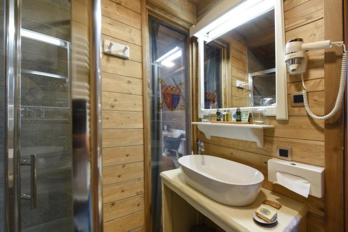 lakeside hotel plitvice