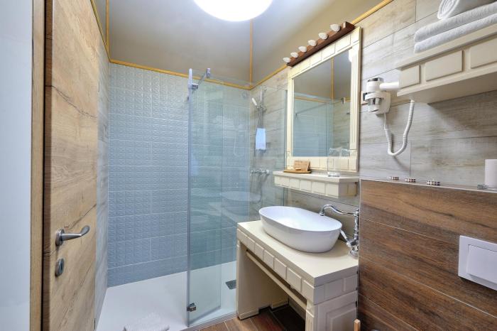 lakeside hotel plitvice