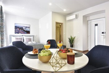 danda central luxury apartments