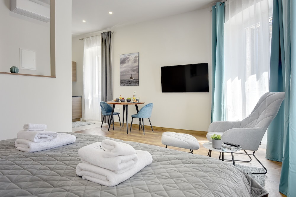 danda central luxury apartments