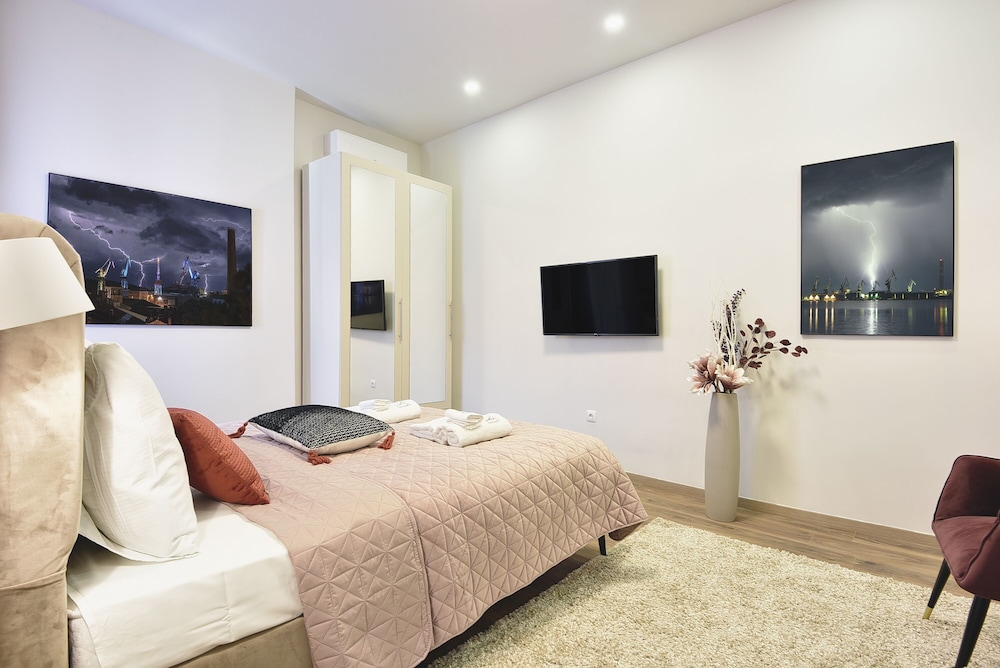 danda central luxury apartments