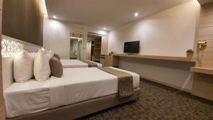 city park hotel bangkok pratunam by pcl