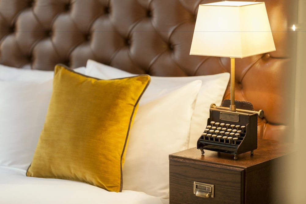 hotel indigo edinburgh princes street by ihg