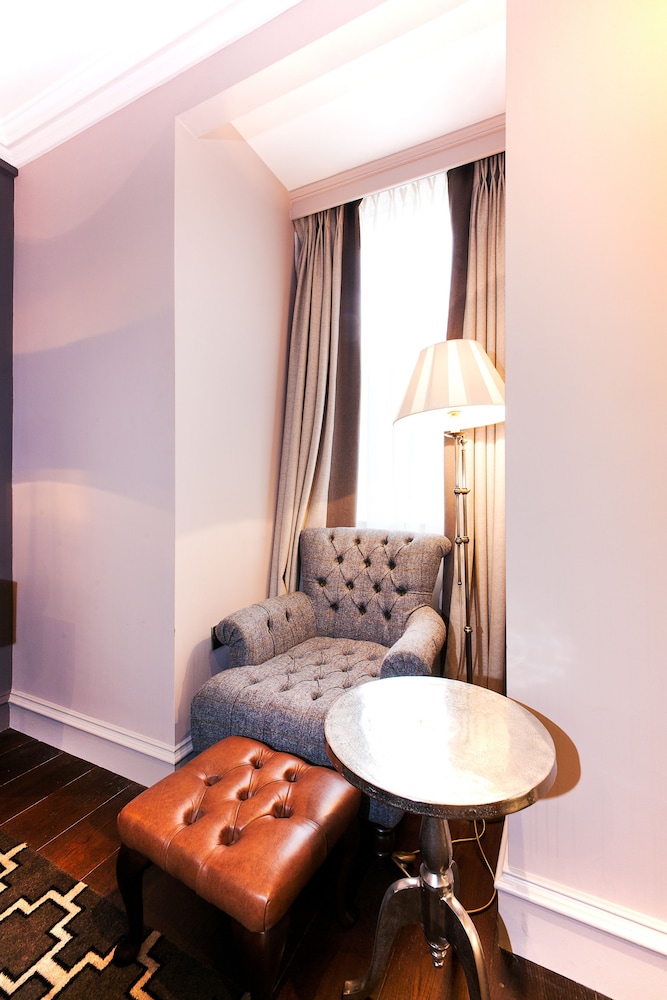 hotel indigo edinburgh princes street by ihg