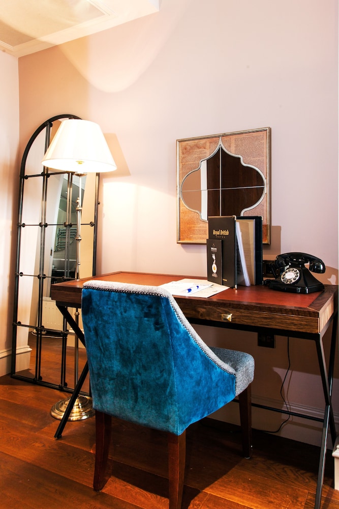 hotel indigo edinburgh princes street by ihg