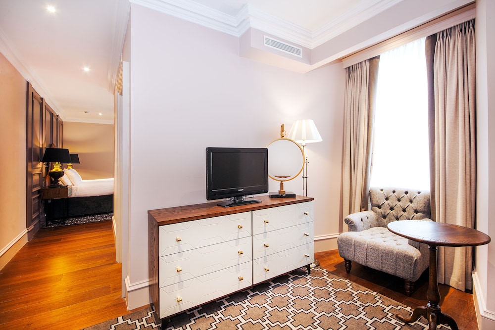 hotel indigo edinburgh princes street by ihg