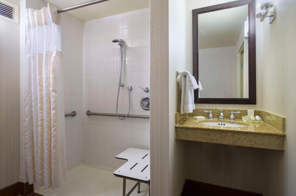 hilton garden inn edison raritan center