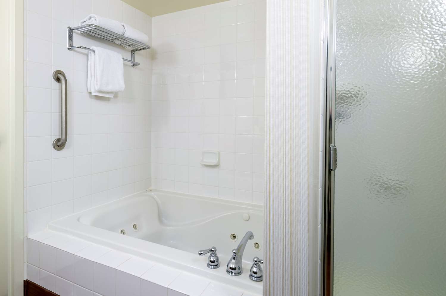 hilton garden inn edison raritan center